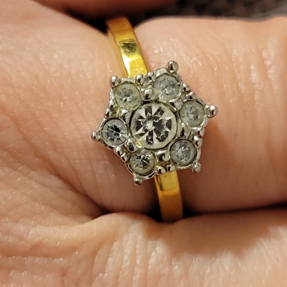 Ring - Picture 1 of 8